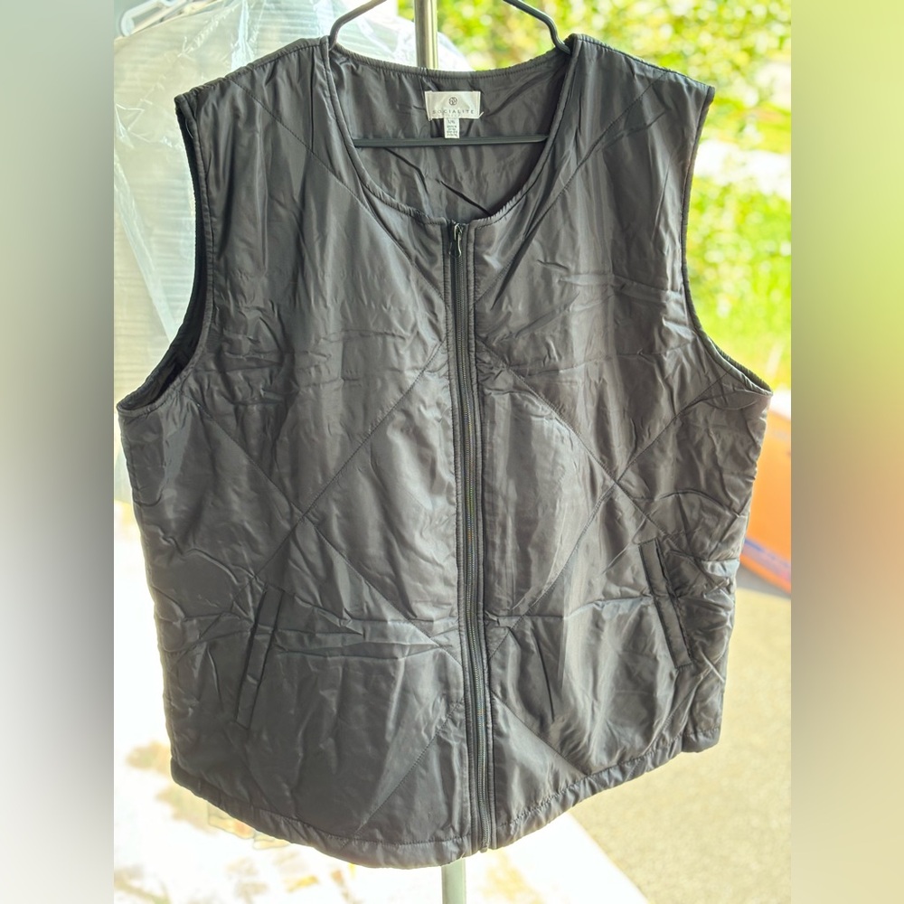 Black light weight vest